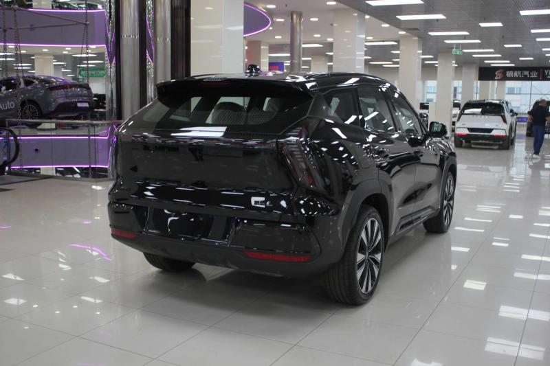 Geely Atlas Pro  Бензин 1.5 л. 177 л.с. автомат передний