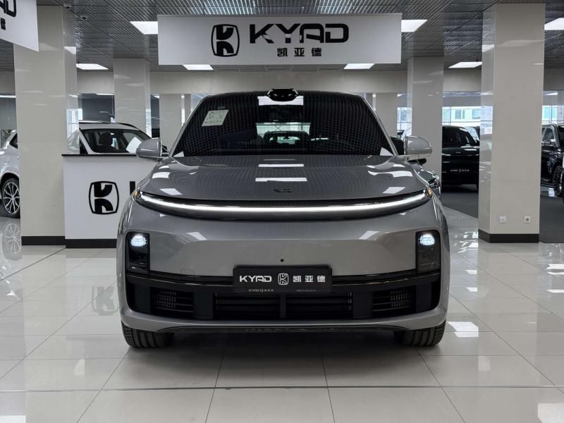 LiXiang L7 I Рестайлинг Гибрид 1.5 л. 449 л.с. автомат полный
