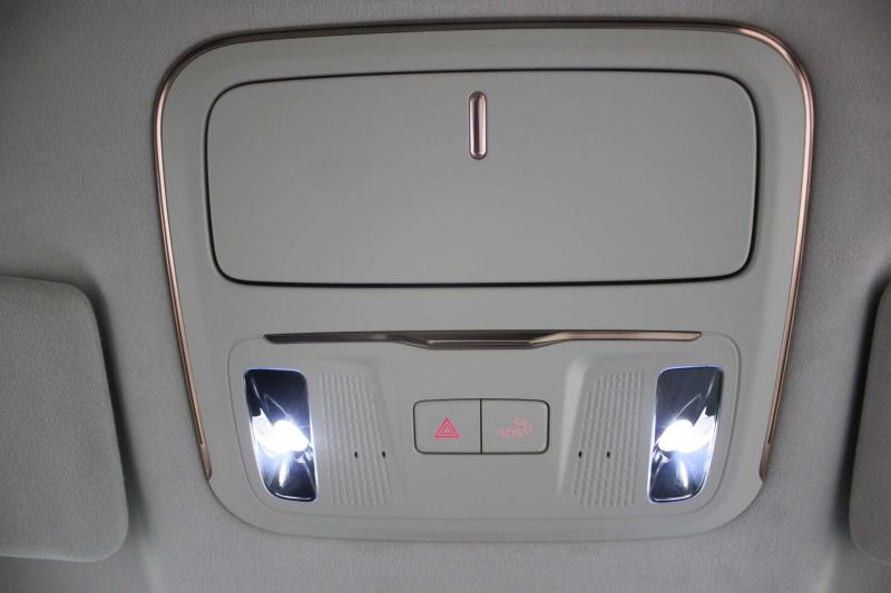 Lynk & Co 900 Поколение 1 2.0h 734 л.с