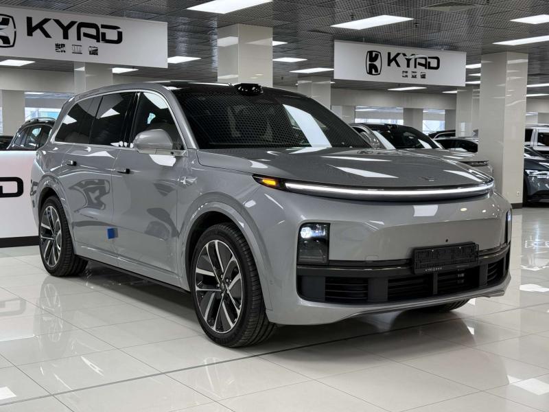 LiXiang L9 I Рестайлинг Гибрид 1.5 л. 449 л.с. автомат полный