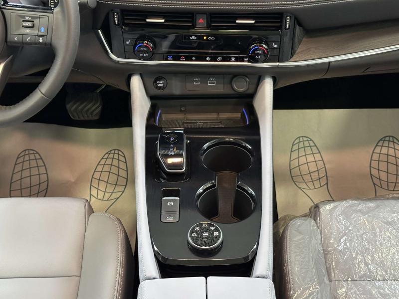 Nissan X-Trail III Рестайлинг Гибрид 2 л. 147 л.с. вариатор полный