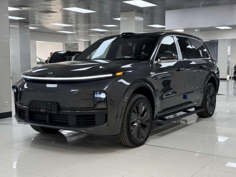 LiXiang L9 I Рестайлинг Гибрид 1496 см3 449 л.с. (330 кВт) автоматическая полный