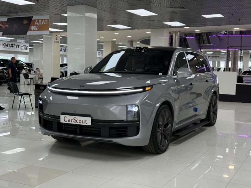 LiXiang L9 I Рестайлинг Гибрид 1.5 л. 449 л.с. автомат полный