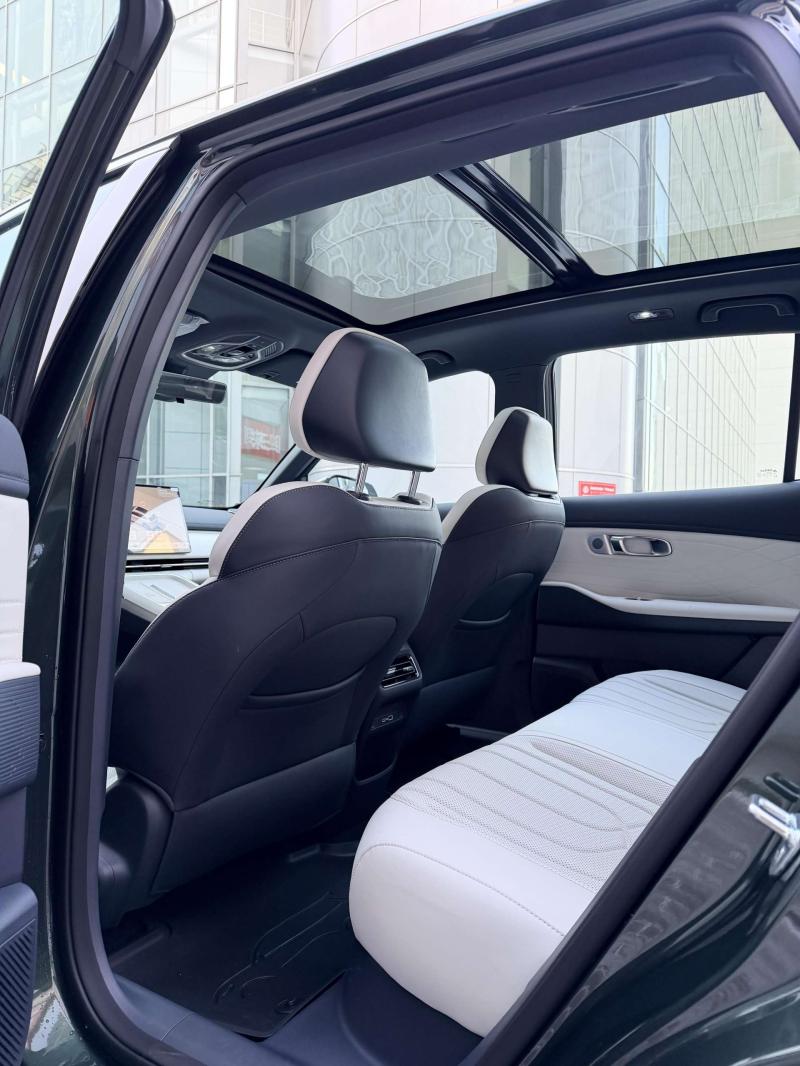 Geely Galaxy Starship 7 1 поколение 1,5 л  218 л.с. гибрид