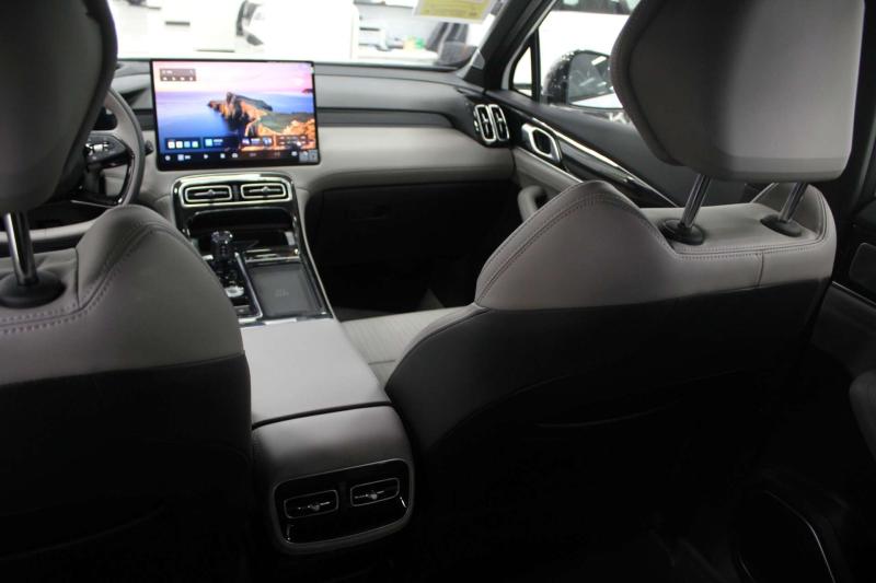 Geely Atlas Pro  Бензин 1.5 л. 177 л.с. робот полный