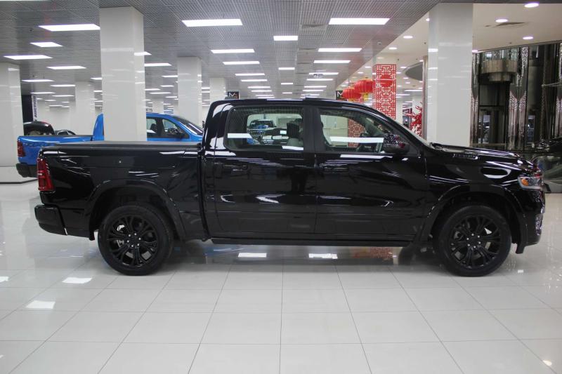 Ram 1500 V Рестайлинг Бензин 3 л. 540 л.с. автомат полный