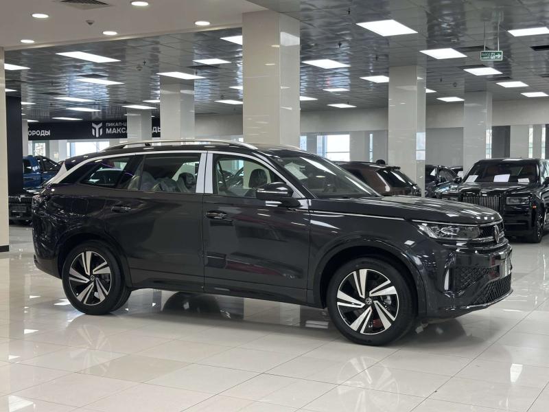 Volkswagen Tavendor  Бензин 2 л. 220 л.с. робот полный