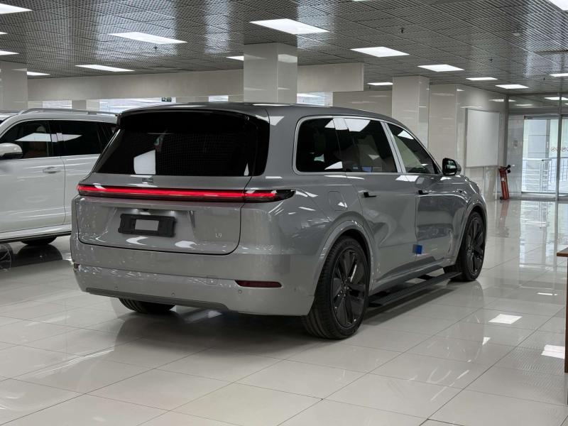 LiXiang L9 I Рестайлинг Гибрид 1.5 л. 449 л.с. автомат полный