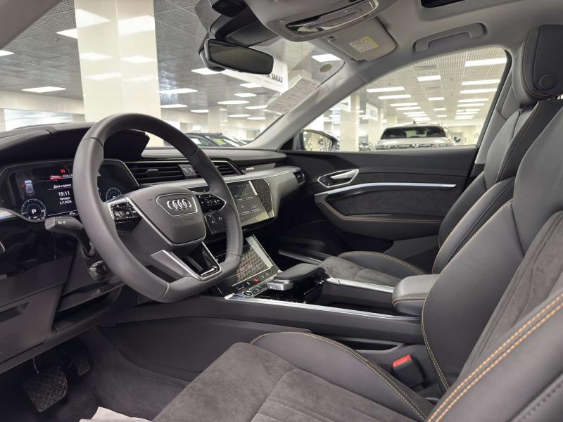Audi e-tron I Электро  408 л.с. автомат полный
