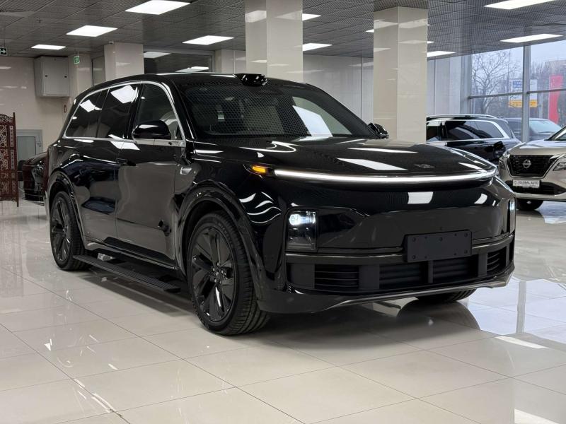 LiXiang L9 I Рестайлинг Гибрид 1.5 л. 449 л.с. автомат полный