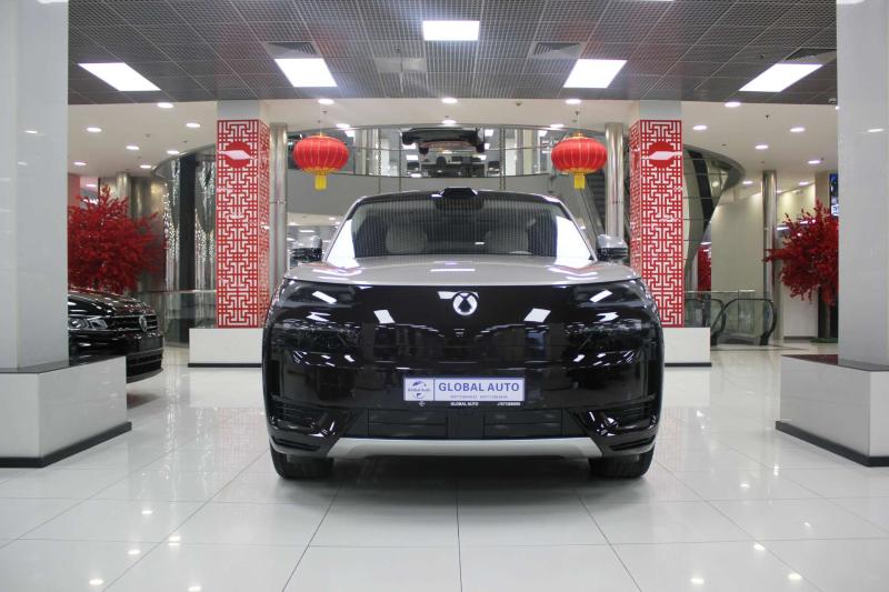 Denza N9 1 поколение 2.0 л. 925 л.с. (680 кВт) 