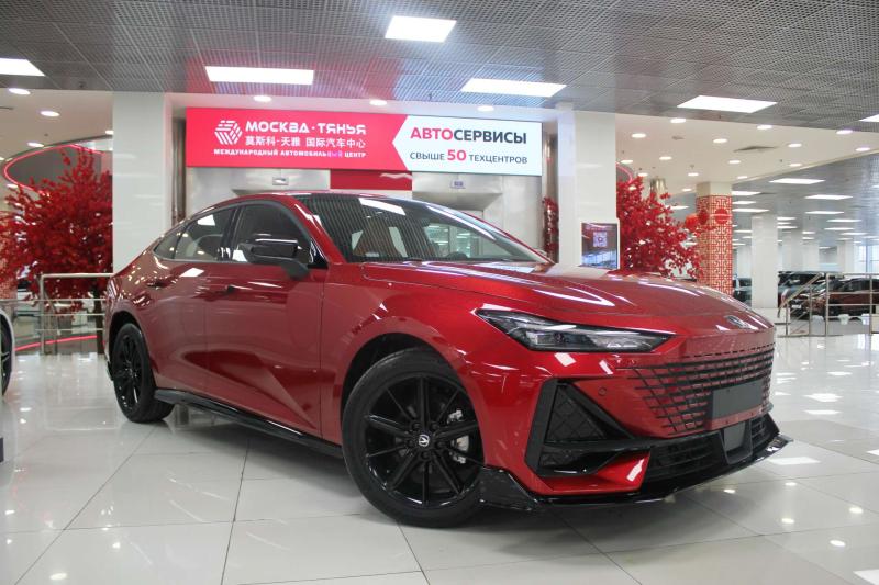 Changan UNI-V  Бензин 1.5 л. 181 л.с. робот передний