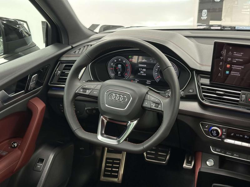 Audi Q5 II (FY) Рестайлинг Бензин 2 л. 190 л.с. робот полный