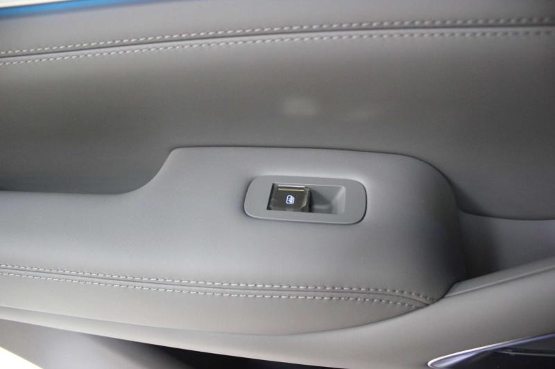 Denza N9 1 поколение 2.0 л. 925 л.с. (680 кВт) 