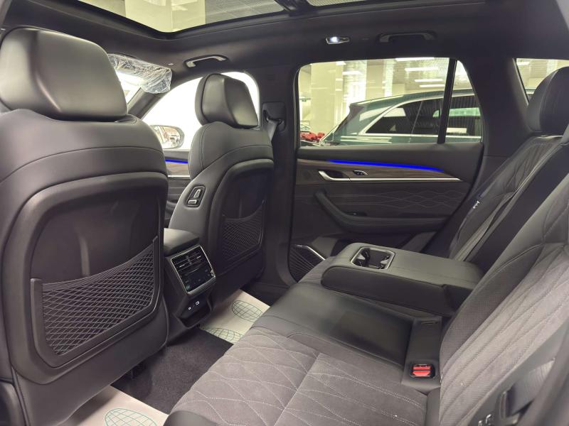 Geely Monjaro  Бензин 2 л. 238 л.с. автомат полный