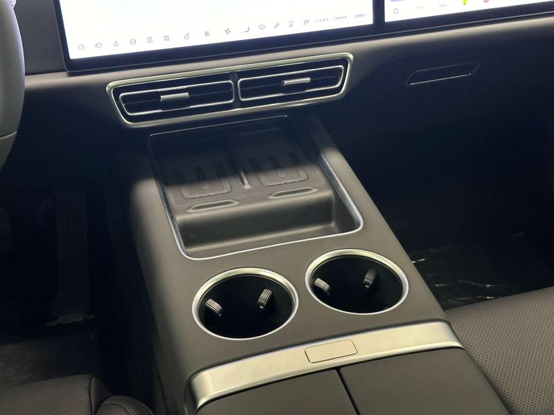 LiXiang L7 I Рестайлинг Гибрид 1.5 л. 449 л.с. автомат полный