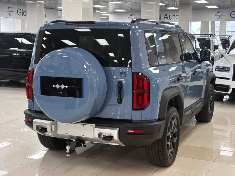 BYD FangChengBao Leopard 5  Гибрид 1.5 л. 687 л.с. вариатор полный