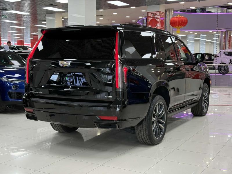 Cadillac Escalade V Рестайлинг Бензин 6.2 л. 420 л.с. автомат полный
