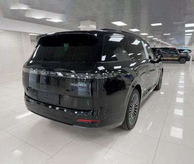 Lynk & Co 900