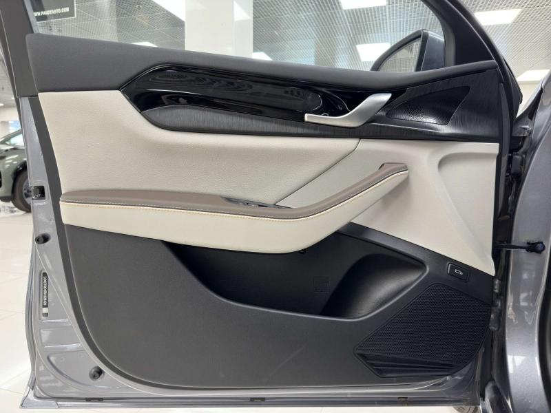 BYD Qin III Гибрид 1.5 л. 218 л.с. автомат передний