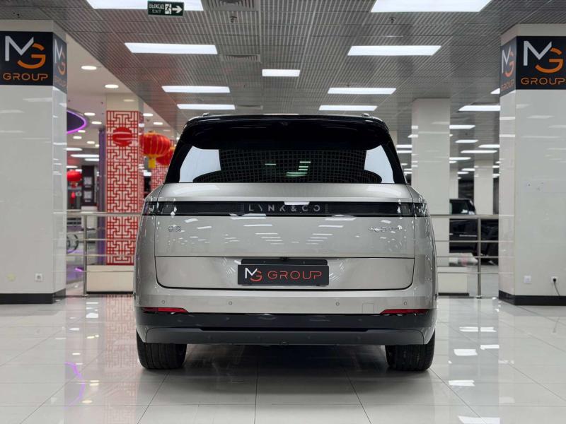 Lynk & Co 900 Поколение 1 AT Гибрид 2 л. (720 л.с.)