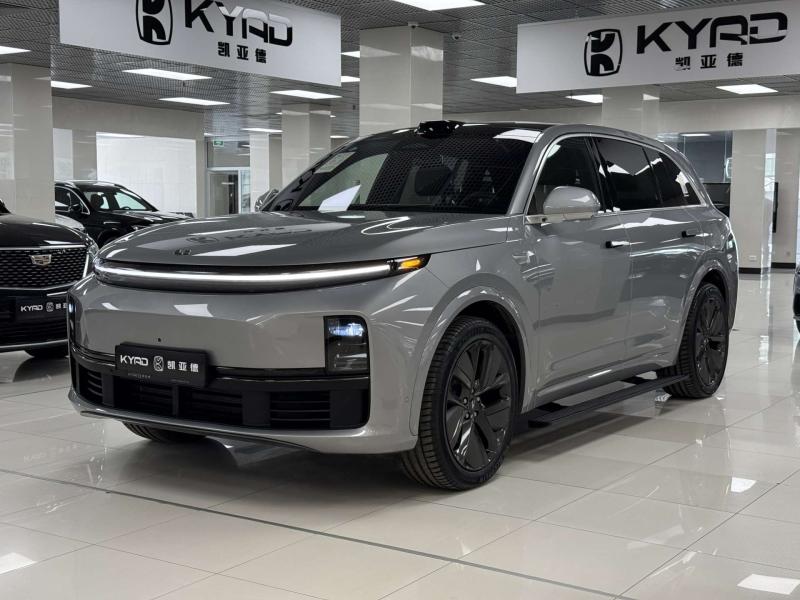 LiXiang L7 I Рестайлинг Гибрид 1.5 л. 449 л.с. автомат полный