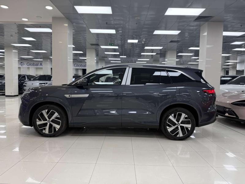 BYD Tang L 1 поколение 1.5 л, 700 л.с., гибрид