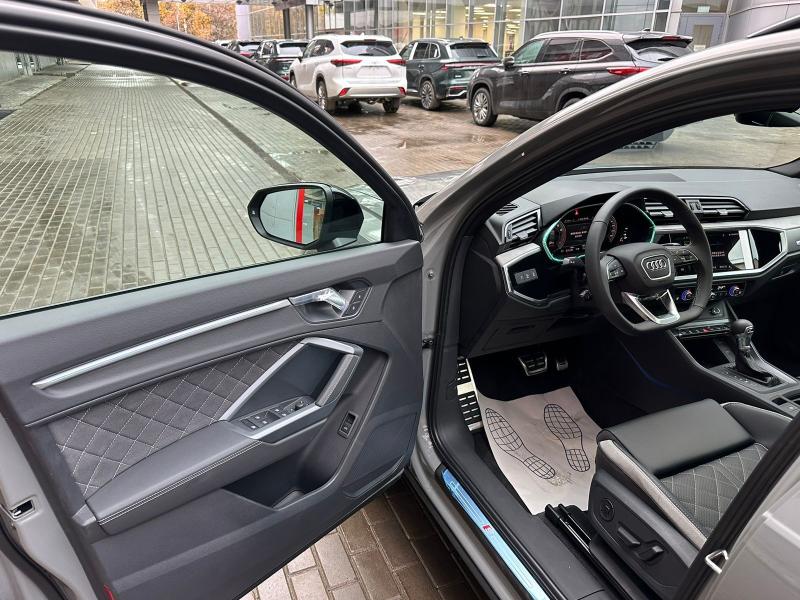 Audi Q3 II (F3) Бензин 2 л. 220 л.с. робот полный