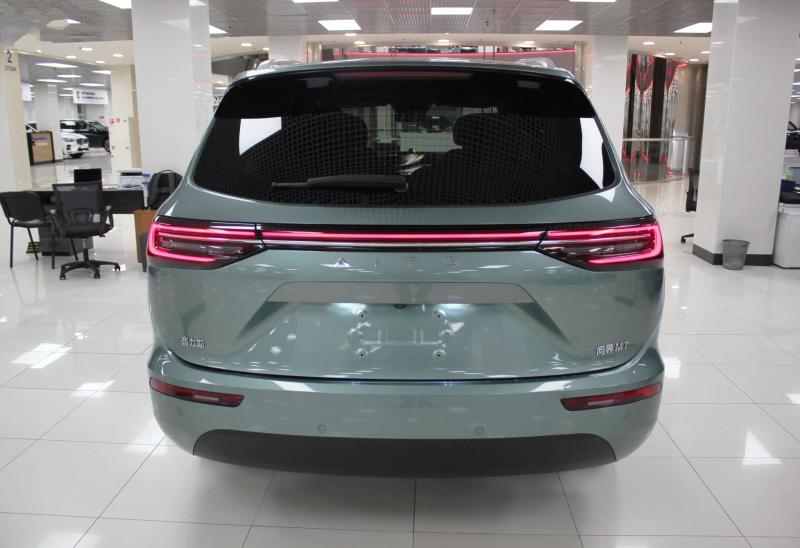 Aito M7 I Гибрид 1.5 л. 272 л.с. автомат задний