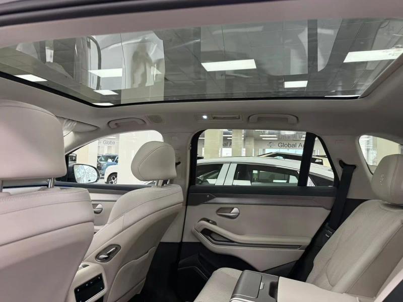 BYD Tang L 1 поколение 1.5 л, 700 л.с., гибрид