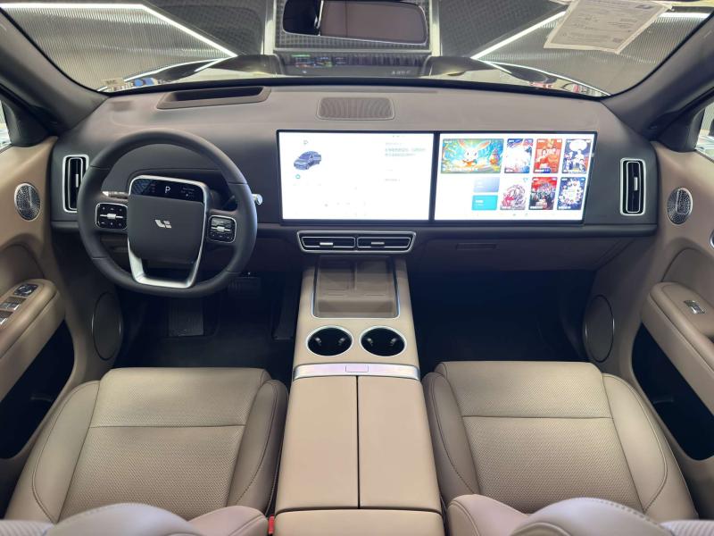 LiXiang L7 I Рестайлинг Гибрид 1.5 л. 449 л.с. автомат полный