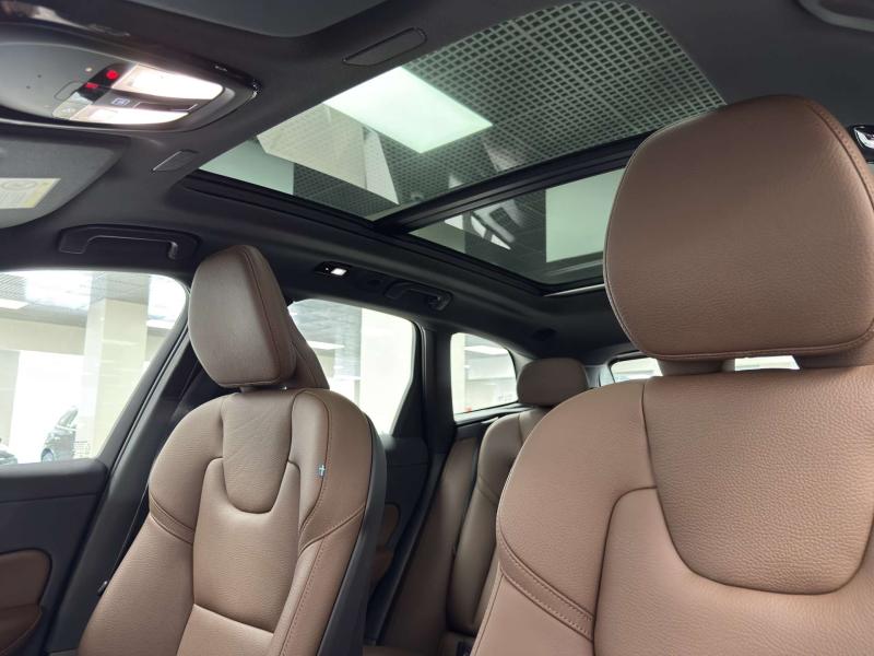 Volvo XC60 II Рестайлинг Бензин 2 л. 249 л.с. автомат полный