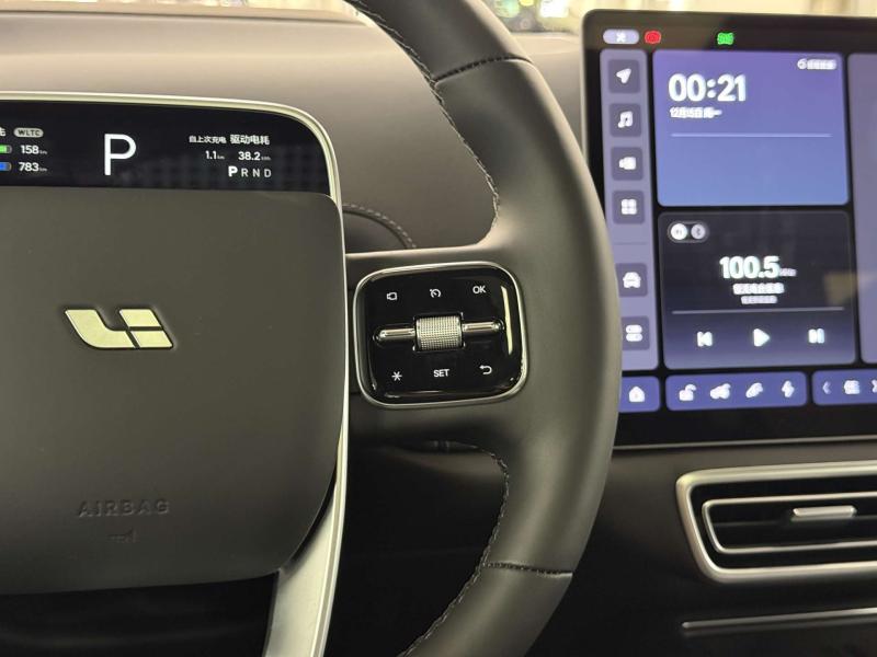 LiXiang L9 I Рестайлинг Гибрид 1.5 л. 449 л.с. автомат полный