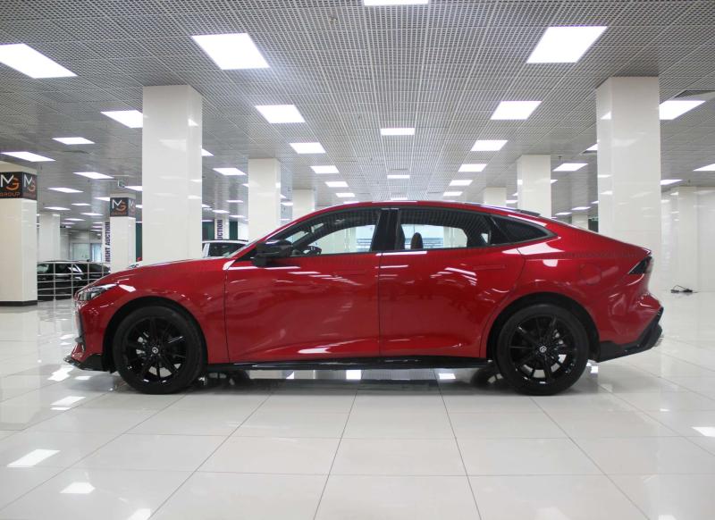 Changan UNI-V  Бензин 1.5 л. 181 л.с. робот передний