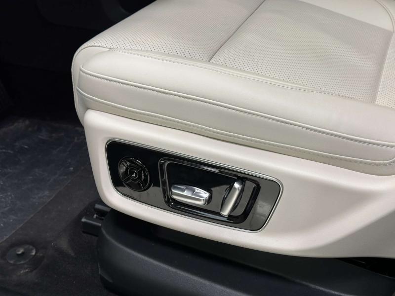 LiXiang L9  Гибрид 1.5 л. 449 л.с. автомат полный