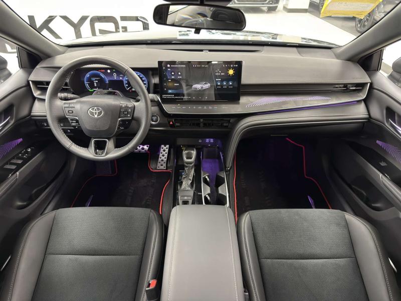Toyota Camry IX (XV80) China Market Гибрид 2 л. 197 л.с. вариатор передний