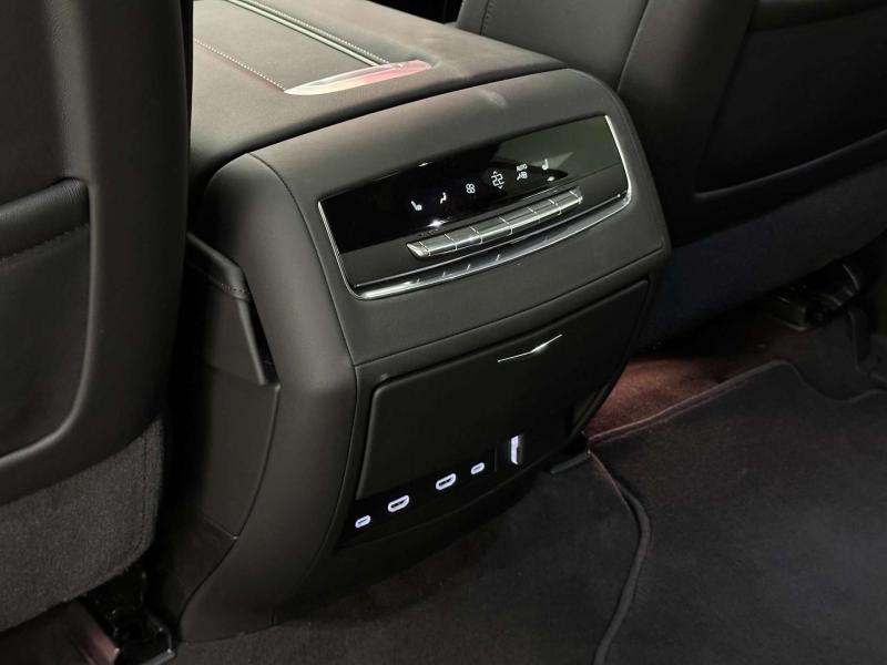 Cadillac Escalade V Рестайлинг Бензин 6.2 л. 420 л.с. автомат полный