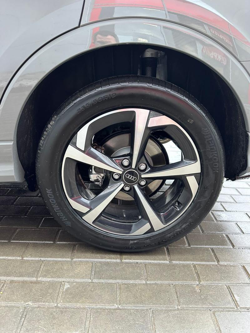 Audi Q3 II (F3) Бензин 2 л. 220 л.с. робот полный