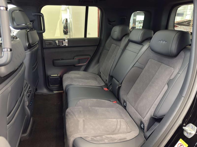 BYD FangChengBao Leopard 5  Гибрид 1.5 л. 687 л.с. вариатор полный