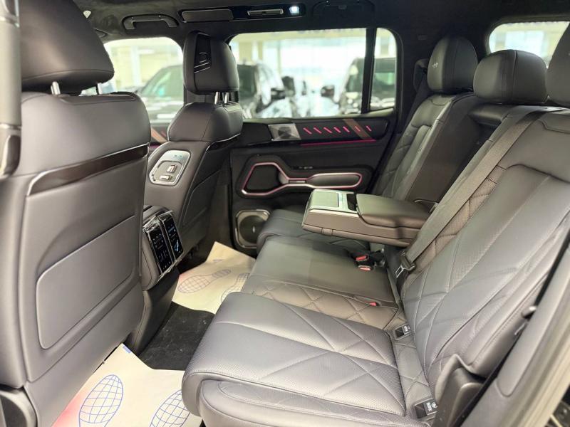 BYD FangChengBao Leopard 8  Гибрид 2 л. 952 л.с. автомат полный