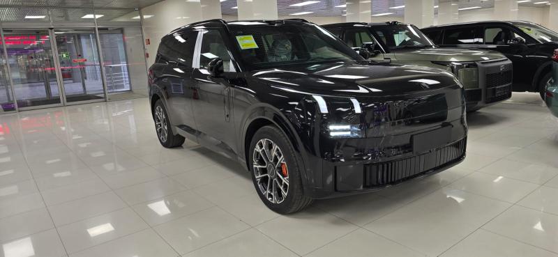 Lynk & Co 900 Поколение 1 AT Гибрид 2 л. (720 л.с.)