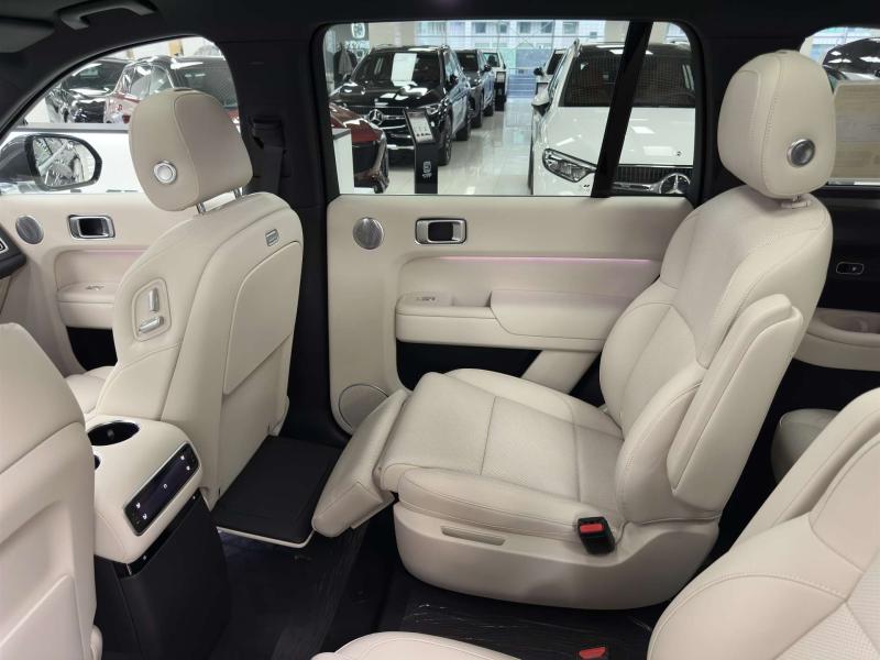 LiXiang L9  Гибрид 1.5 л. 449 л.с. автомат полный