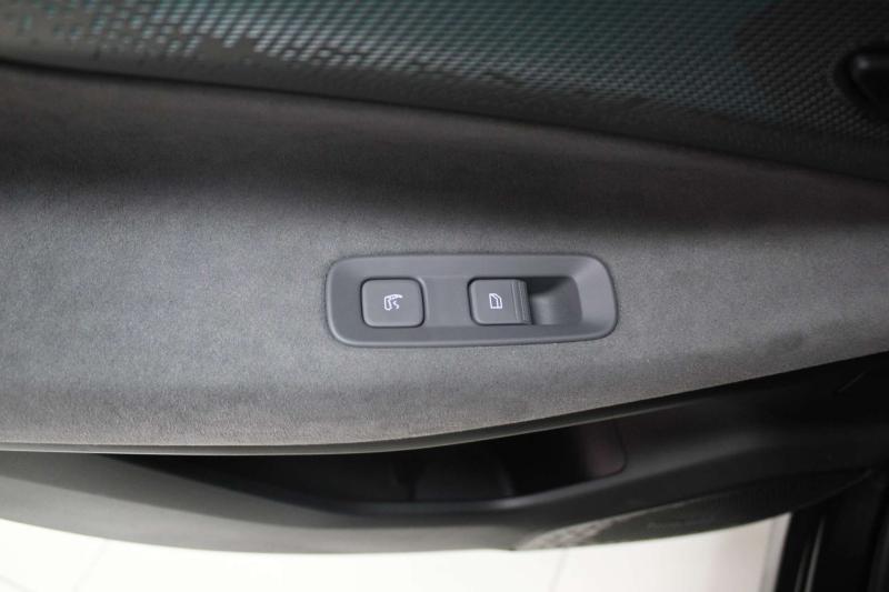 Lynk & Co 08  Гибрид 1.5 л. 593 л.с. автомат полный