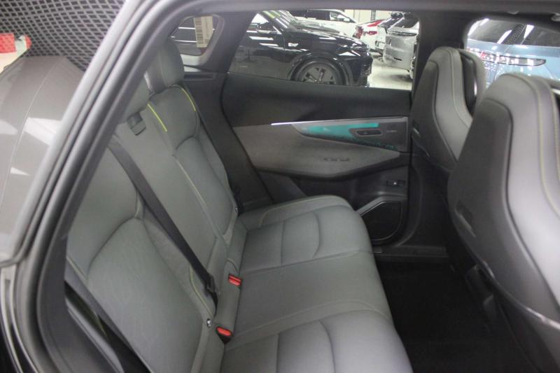 Lynk & Co 08  Гибрид 1.5 л. 593 л.с. автомат полный