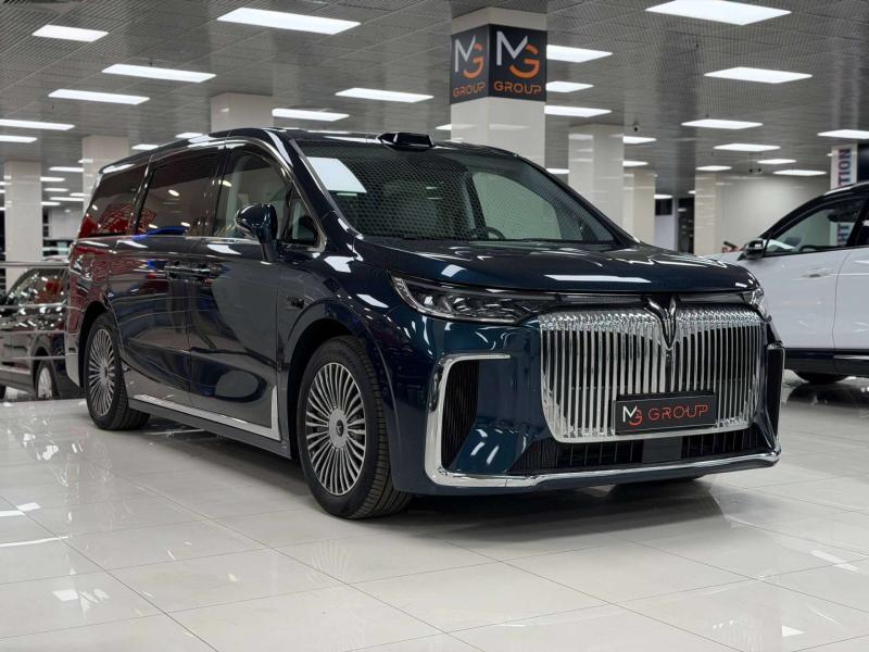 Voyah Dream  Гибрид 1.5 л. 394 л.с. автомат полный