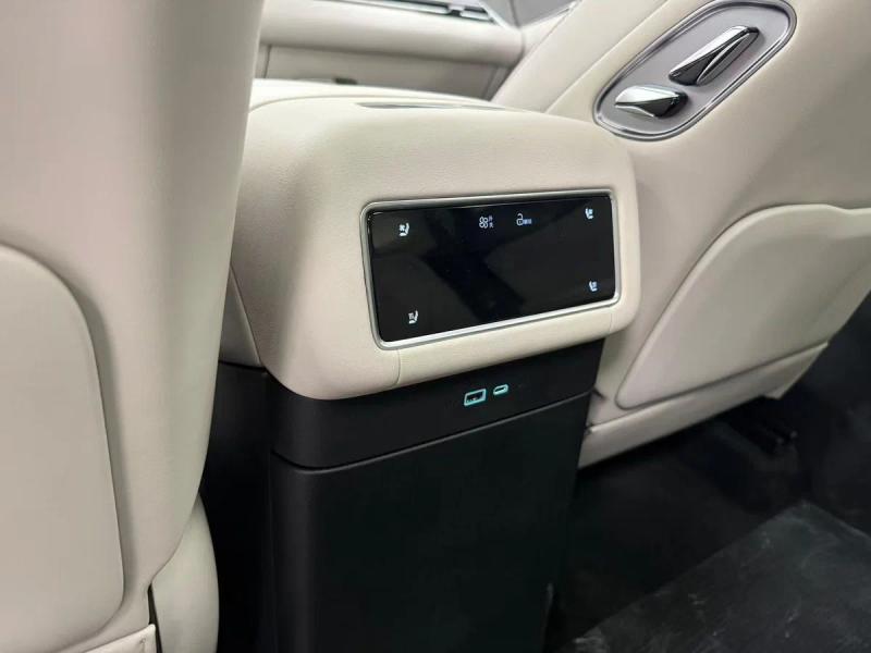 BYD Tang II Рестайлинг Гибрид 1.5 л. 615 л.с. автомат полный