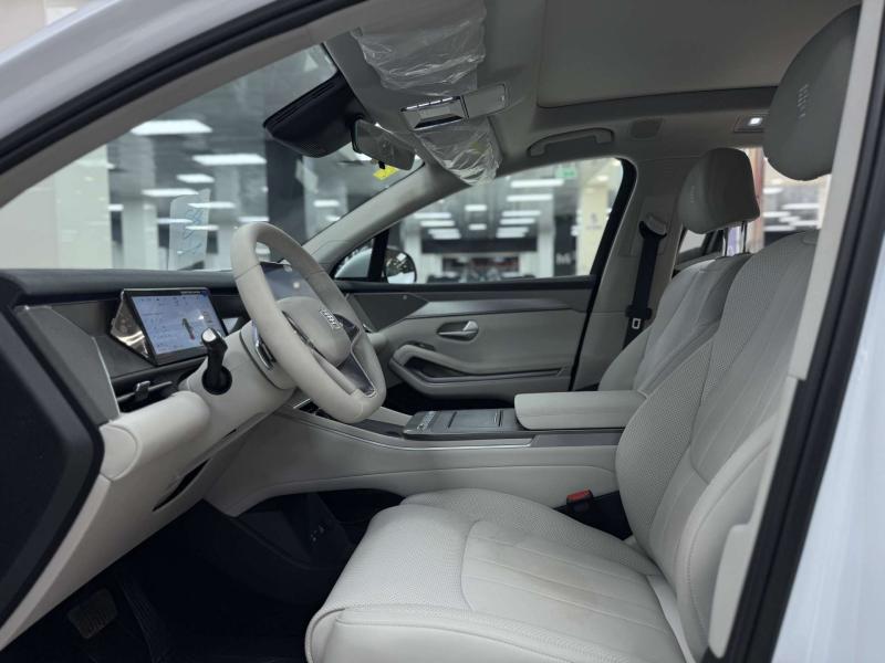 BYD Tang L 1 поколение 1.5 л, 700 л.с., гибрид