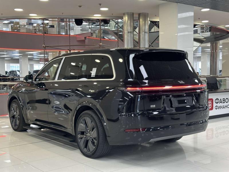 LiXiang L9 I Рестайлинг Гибрид 1.5 л. 449 л.с. автомат полный