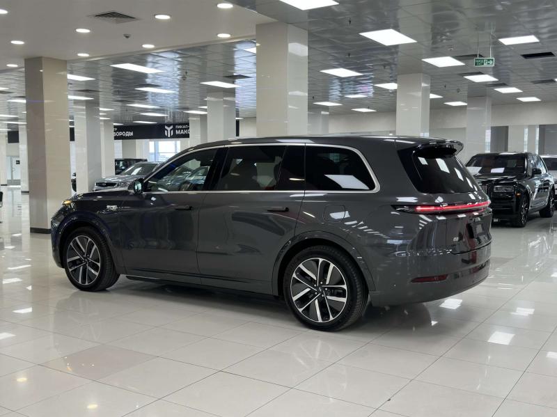 LiXiang L9 I Рестайлинг Гибрид 1.5 л. 449 л.с. автомат полный