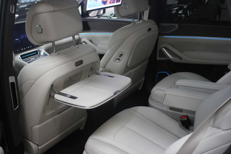 Denza N9 1 поколение 2.0 л. 925 л.с. (680 кВт) 